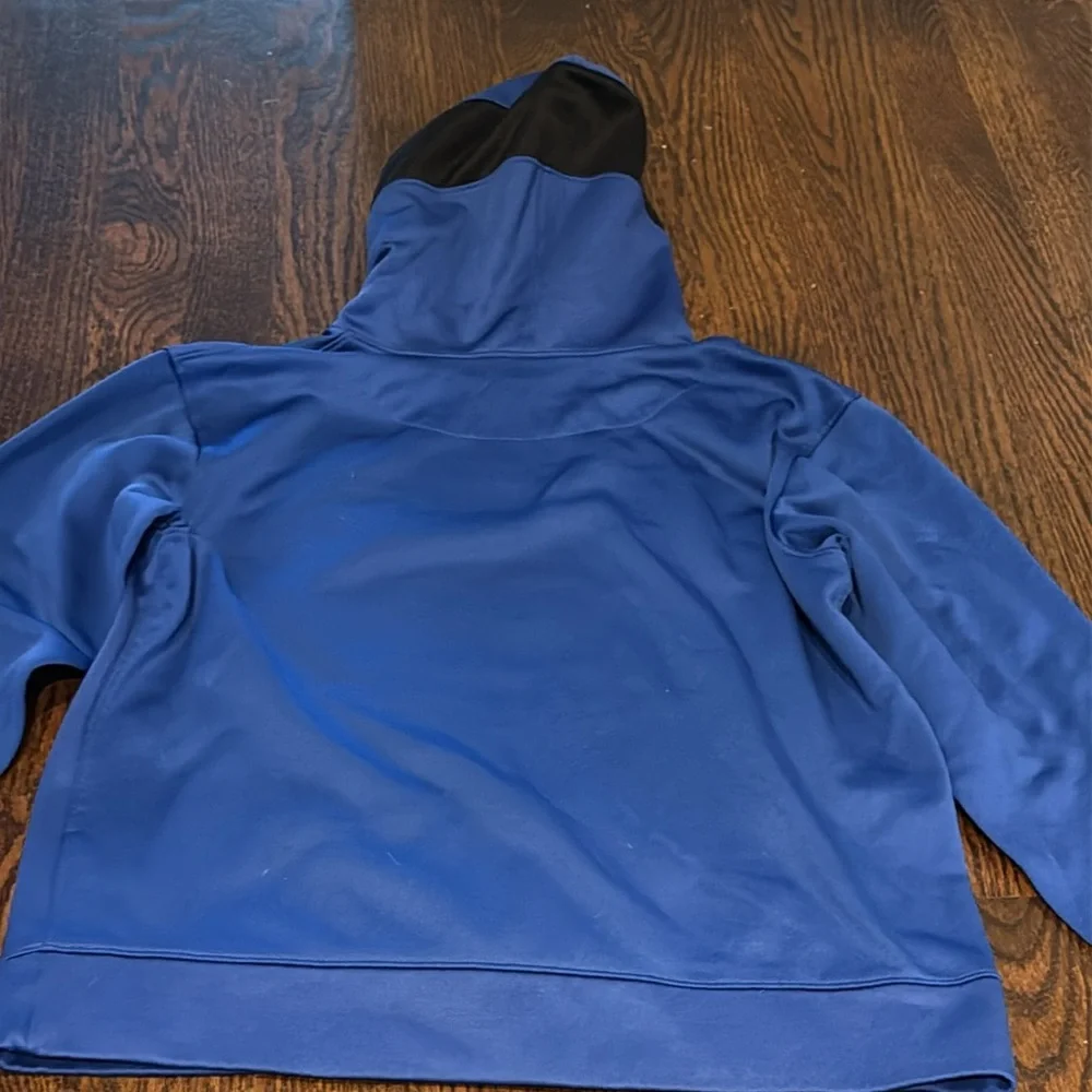 Nike Kids Blue Knicks Hoodie. Youth size medium - Picture 11 of 12